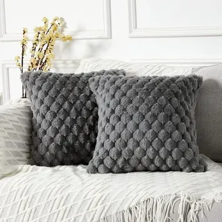 Omgoods – Set aus 2 besonders weichen Plüsch-Kissenbezüge, 65 x 65 cm, in Grau – Dekorative Kissen - Grau