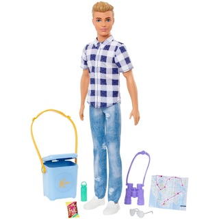 Barbie Camping Serie, Ken Puppe mit braunen Haaren, Landkarte, Fernglas, Camping Zubehör, Aufkleber, inkl. Ken Puppe, Geschenk für Kinder, Spielzeug ab 3 Jahre,HHR66