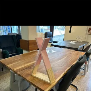Wandregal | dreieckiges Regal aus MDF-Holz | kinderzimmer, Wohnzimmer  rosa