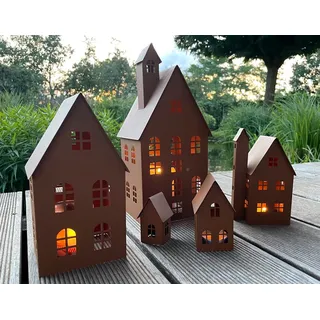 LB H&F Lilienburg Dekofigur 5er SET Haus Häuser Deko Metall Lichthaus Weihnachten Weihnachtsdeko (Metallhaus Adventsdeko Herbstdeko Tischdeko Laterne Windlicht Rosthaus Rostlaterne Wohnzimmer außen Garten Mutter Mama Winter Eingang Teelichthaus Kerzenhaus Dekolicht zuhause Kerze Teelicht Licht Grablicht Advent Grablaterne Adventsdeko Licht Beleuchtung Weihnachtsdeko Winterhaus, Rostdeko Geschenk Dekofigur Dekohaus Balkon Terrasse Eingangstür), Tischdeko Deko Fenster Tisch Herbst Herbstdeko Windlicht braun