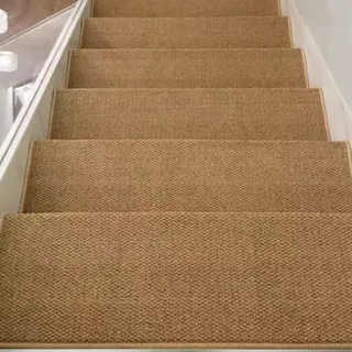 Treppenstufen Matten Rutschfeste Treppen-Teppich für Holzstufen,Stufenmatten Rechteckig Innen Imitation Sisal,Selbstklebend Treppenteppich mit Stabile Winkelschiene,Sicherer Halt auf Ihrer Treppe ( Co