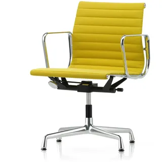 Vitra - EA 131 Bürostuhl mit Armlehnen, drehbar, verchromt / Track, pastelgreen / canola (Filzgleiter)