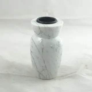 designgrab Grabvase Vase aus poliertem Marmor – 13,5×7,5 cm, zylindrisch, hochglanzpoliert, witterungsbeständig Carrara