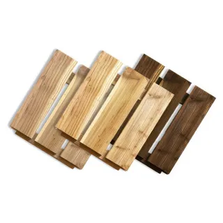 Holzfliese Balkon - Balkonfliese aus Lärche, imprägniert – gefräste und rutschfeste Oberfläche – Fliesen für Innen- und Außenbereiche