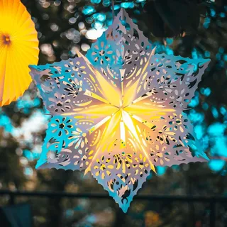 HELLUM Weihnachtsstern Außen und Innen, Stern Papierstern zum aufhängen mit E14 Lampenfassung, weiß Stern Weihnachtsdeko Fenster mit 3m Netzkabel mit Schalter, Weihnachtsbeleuchtung außen, 577792