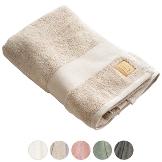 Jean & Len Dusch-Handtuch aus 100% Bio-Baumwolle, in der Farbe beige, mit Aufhänger, Oeko-TEX und GOTS Zertifiziert, Markenlabel aus veganem Leder, Duschhandtuch 70x140 cm