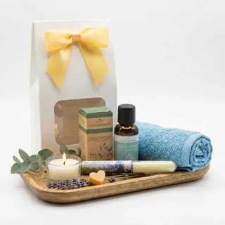 Wellness Geschenkset Frauen/Bio Eukalyptusöl, Bergkräuter Badesalz, Handtuch, Teelicht im Glas und Zirben Schafsseife/Fertig verpackt/Spa Geschenk Freundin