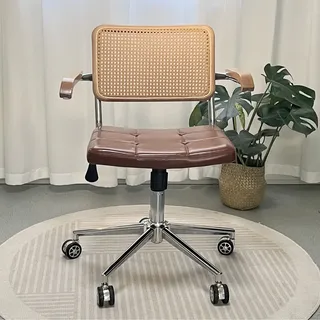 Moderner Rattan-Schreibtischstuhl aus der Mitte des Jahrhunderts mit Rädern, Vintage-Drehsessel for das Schlafzimmer im Home-Office, rollender Ledersessel mit mittlerer Rückenlehne ( Farbe : braun )