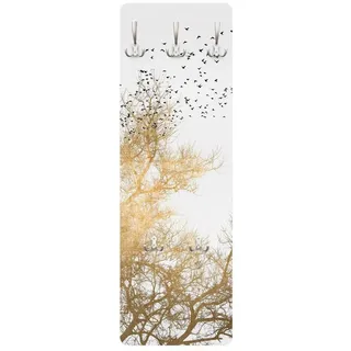 Bilderdepot24 Garderobenpaneel gold Bäume Wald Kunst Natur Tiere Vogelschwarm vor goldenem Baum (ausgefallenes Flur Wandpaneel mit Garderobenhaken Kleiderhaken hängend), moderne Wandgarderobe - Flurgarderobe im schmalen Hakenpaneel Design goldfarben