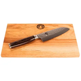 Kai Shun Tim Mälzer Santoku Messer 14 cm Damaststahl TDM 1727 + Schneidebrett Eiche 30x20cm – ultrascharfes kleines Kochmesser mit Walnussgriff, Profi Küchenmesser Set