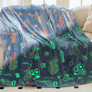 OLAOLA Kuscheldecke Kinder, LKW Decke Leuchtet im Dunkeln, Weiche Flauschig Fleecedecke Geschenke für Jungen Mädchen, Warme Kuschelige Sofadecke (130 x 150cm, LKW)