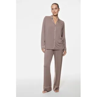 Mey Schlafanzug Mey Damen Langer Pyjama Serie Pure Chic Uni Pyjama (2 tlg) braun M (40)