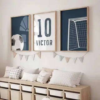 3er Set Poster Kinderzimmer, Cartoon Fußball Bilder Ohne Rahmen, Fußball Kinderbilder, Wandbilder Fußball Sport Bilder Set für Wohnzimmer Leinwand Wandkunst (ABC,21x30cm)