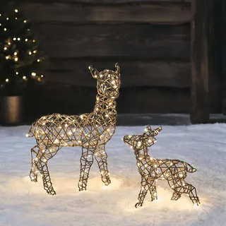 Lights4fun 45cm Studley LED Rattan Mutter und Kind Rentier Figur Timer Weihnachtsbeleuchtung Außen und Innen Weihnachtsfigur Rentier Balkon Deko
