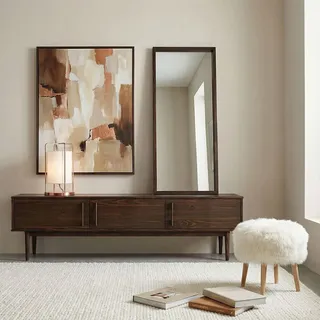 Lowboard TECCA 180 cm, Nussbaum Finish – niedriges Sideboard mit Stauraum, TV Schrank mit 3 Türen aus Massivholz, Mid Century Wohnzimmermöbel - Braun