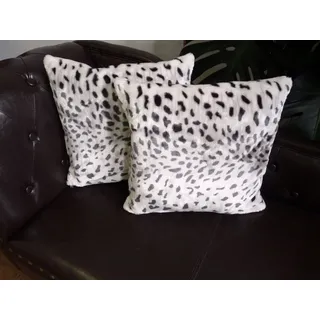 Natur-Fell-Shop Kissen Kissenhülle Dekokissen im Tierfell - Design Tierprint Animal Schnee - Leopard (80 x 80 cm)
