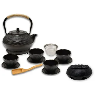 ad.con Teeservice aus Gusseisen 13-tlg mit Stövchen Teekanne 1,5L Schwarz mit Siebeinsatz Teetassen und Untersetzer Tee Set im japanischen Stil