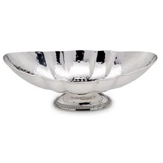 Schale auf Fuß Oval, gehämmert 25,0 x 15,0cm H 9,0cm versilbert