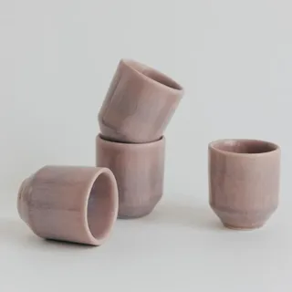 NAKOA Keramik Espresso Tassen 4er Set I Handgefertigtes Steingut I Hochwertige Espressobecher ohne Henkel I Tassen Set I Moderne Espressotassen I Spülmaschinenfest I Kleine Becher 70ml I Subconscious