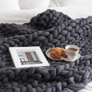 EXQUILEG Gestrickte Decke Grobe Handgefertigt Strickdecke Wolle Arm Garn Haustier Bett Stuhl Sofa Super Stricken Sperrig Chunky Wolldecke Zuhause Dekor Geschenk (Dunkelgrau,120 * 180cm)