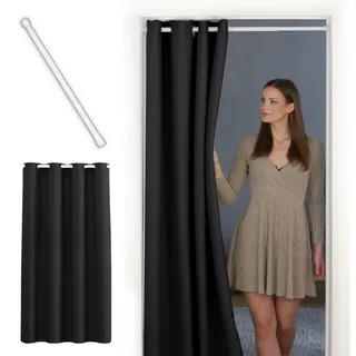 tinycurtains Türvorhang mit Stange weiß 70-120 cm Thermo Vorhang ohne Bohren, blickdicht, Ösen, verdunkelnd, Polyester, blickdicht, Schwarz Eclipse, Türgardine mit Klemmstange verdunkelnd schwarz 150 cm x 210 cm