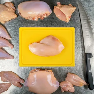 Muvell Schneidebrett Kunststoff HDPE500 | Gelb 45x30x2 cm | Schneidbrett | Gastro Profi HACCP Geflügel Küchenbrett | 1 Seite mit Saftrinne |