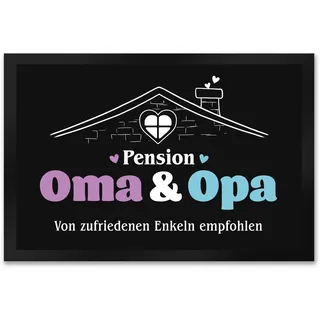 speecheese Pension Oma & Opa Fußmatte XXL in 50x75 cm mit Spruch Von zufriedenen Enkeln empfohlen EIN bunter Türvorleger für die Großeltern Wohnungseinweihung ausgefallene Fußabtreter