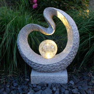 Arnusa Solarleuchte Skulptur Granit-Optik Moderne Solarlampe 33,5 x 39 cm Gartenfigur Statue mit Glaskugel warmweiß Gartenbeleuchtung Gartendekoration