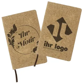 STEMPEL-FABRIK – personalisiertes Notizbuch A6 mit Kork Hardcover – graviertes Bullet Journal unliniert – Nachhaltiges Notizheft – 80 Seiten – Blanco Tagebuch mit Lesezeichen – Notebook