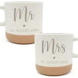Hochzeitsgeschenke für Brautpaar Mr and Mrs Steingut Tassen personalisiert mit Gravur Partnertassen Pärchen Tasse Hochzeit Geschenk (Mit Datum)