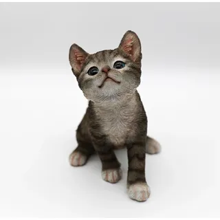 STEINFIGURENWELT GIEBEN Design Dekofigur Katze sitzend grau getigert 17cm hoch aus Poly Wohnzimmer Tierfigur Garten Deko Modern Gartendeko Gartenfigur (Katze sitzend grau)
