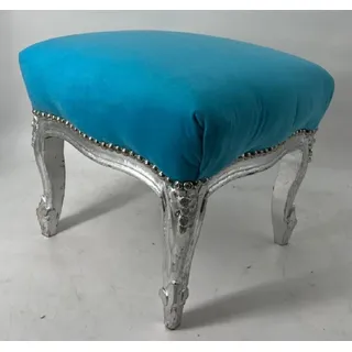 Casa Padrino Barock Fußhocker Hellblau / Silber - Handgefertigter Antik Stil Hocker mit edlem Samtstoff - Wohnzimmer Möbel im Barockstil - Barock Möbel