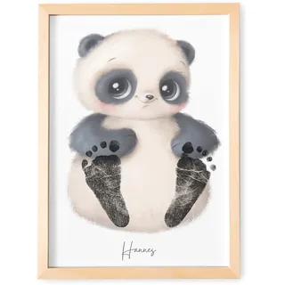 Baby Fußabdruck Bild Personalisiertes Tierbild Poster mit Tieren für Babyzimmer Deko Kinderzimmer Erinnerung an Meilenstein (OHNE FARBE) (Panda, DIN A4 | Fußlänge bis 6 cm | Alter bis 6 Monate)
