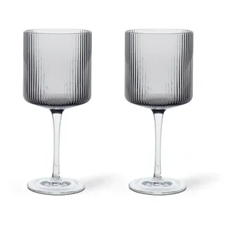 Ferm Living - Ripple Rotweinglas, smoked grey (2er-Set)