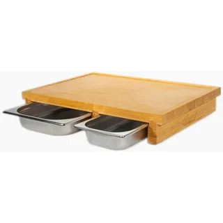 cleenbo Schneidebrett "duo classic bamboo BBQ" mit zwei Auffangbehälter, Profi Holz Küchenbrett - Schneidbrett XXL extra groß aus Bambus mit 2 Edelstahl Auffangschalen & Saftrille - 55 x 38 x 8,7cm