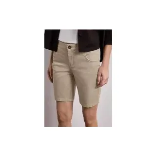 Street One Mid Waist Bermuda in Satin-Optik - Beige