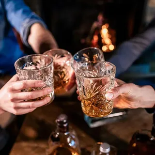 Jochen Schweizer Whisky Tasting; Erlebnis verschenken oder selbst erleben; Gutschein gültig für 1 Person Gruppengröße: 5-25 Personen 1 Begleitp...