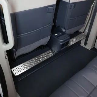 FUEISOF Fußstützen Abdeckung für Kia PV5 Passenger 2026 – 2er Set Edelstahl Fußablage im Fond, Gebürstet Schwarz oder Silber (5-Sitzer) (Silber)