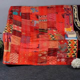 Handgefertigte Vintage-Sari-Patchwork-Kantha-Steppdecke, Vintage-Stil, dekorative Tagesdecke, Quilten, Hippie-Steppdecke, King-Size-Bett, Überwurf, Decke, Rot, 274 x 274 cm