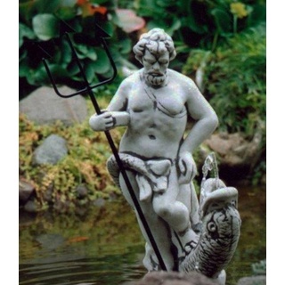 Casa Padrino Skulptur Jugendstil Wasserspeier Skulptur Neptun mit Fisch Grau / Schwarz 23 x 23 x H. 70 cm - Elegante Wasserspeier Stein Figur - Barock & Jugendstil Garten Deko Accessoires