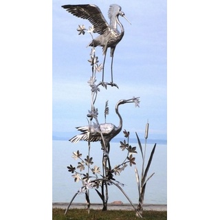 Casa Padrino Gartendeko Edelstahl Skulptur Reiher Vogel Paar Silber 125 x 101 x H. 270 cm - Elegante Gartendeko Figur - Wetterbeständige Gartenfigur