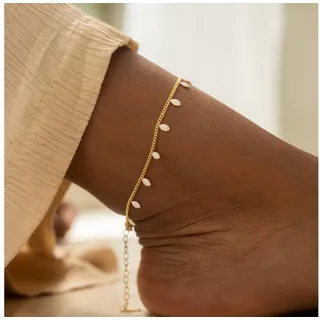 Made by Nami Fußkette Edelstahl Fußkettchen für Damen in Gold, Wasserfest mit Perlen, 21,5cm lang mit 6,1cm Verstellkette, Surfer oder Boho Schmuck goldfarben