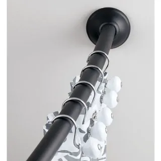 mDesign Duschstange gebogen - Duschstange ausziehbar - Duschvorhangstange & Badewanne - Montage mit Schrauben - Metall und Kunststoff - matt schwarz
