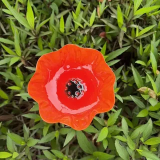 Vogeltränke Blume, Gartenstecker Vogeltränke Stehend, Metall Vogelbad Garten, Handgefertigt Insektentränke & Bienentränke Mit Stab Für Den Garten & Balkon-Für Wildvögel(Rot)