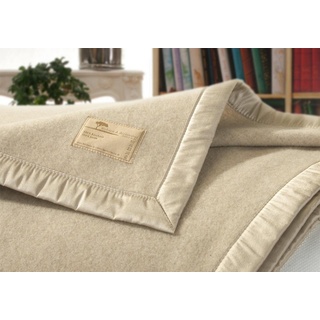 Wolldecke »Kaschmirdecke Amalfi Seidenbandeinfassung, Naturhaardecke Premium, 100% Kaschmir, hochwertiges Naturprodukt«, Wohnen und Accessoires GmbH & Co. KG, 100% Kaschmir beige 150 cm x 200 cm
