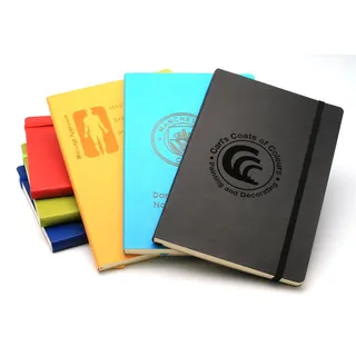 CustomDesign.Shop Personalisierter Softcover-Notizbuch | Schaffen Sie ein ganz einzigartiges Geschenk | Lasergravierte Geschenkidee (Rot)