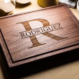 Personalisiertes Schneidebrett für Männer, Mutter, Hochzeitsgeschenk, Vater, personalisiertes Schneidebrett mit Gravur (Holz, 26 x 38 cm)