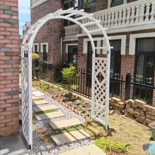 AJTXCSFOQL Rosenbogen Pergola aus Holz Weiß Gartenbogen, 210 225 237 247 260 cm Rankgitter Laubengang Torbogen mit 4X Erdspießen, Rankbogen Spalier Rankhilfe für Kletterpflanzen(160x237cm)