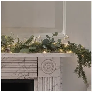 Lights4fun LED-Girlande 1,5m Weihnachtsgirlande Eukalyptus und weiße Beeren mit Beleuchtung