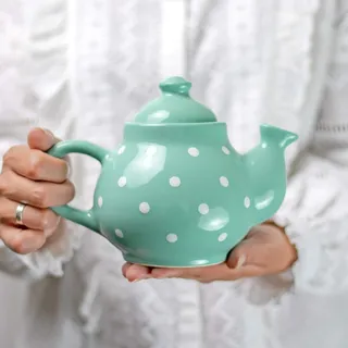 City to Cottage® - Teekanne Kaffeekanne für 2 Tassen | Türkis und Weiß | Polka Dots | Handgemacht | Teekanne Keramik Geschirr | 750 ml